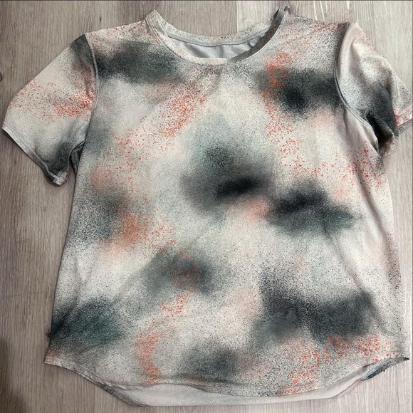 Lululemon High Neck Run and Train Tee in Spray Camo - Picture 2 of 2